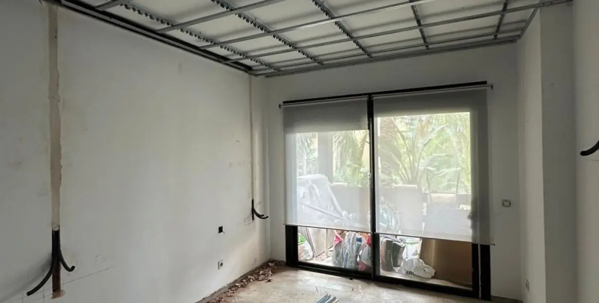 Продажа апартаментов на среднем этаже в Dos Hermanas 5