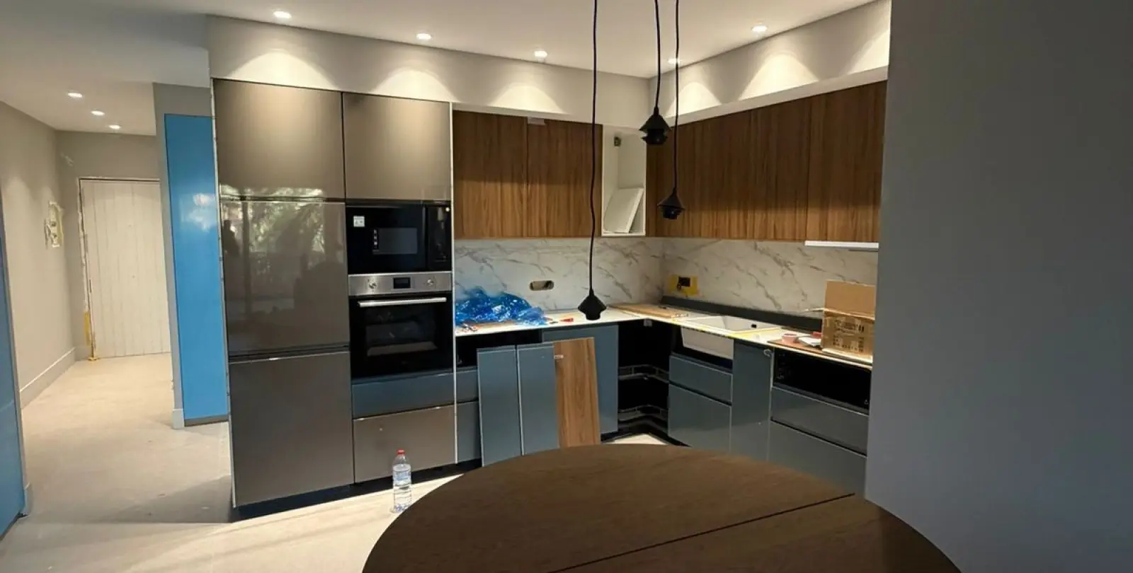 Sale of middle floor apartment in New Golden Mile 4