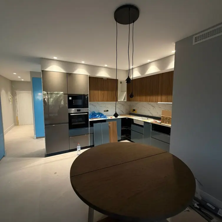 Venta de apartamento en planta media en New Golden Mile