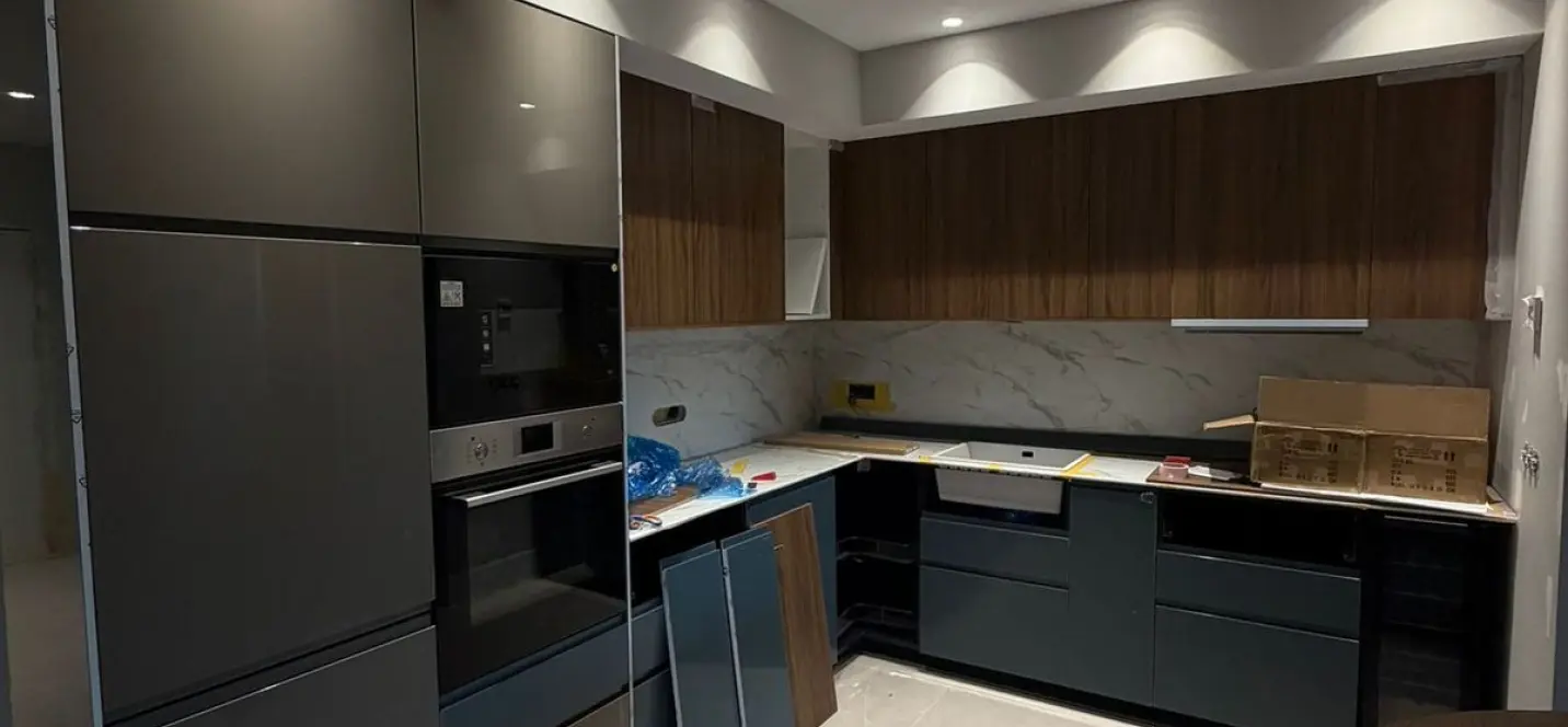 Venta de apartamento en planta media en New Golden Mile 4