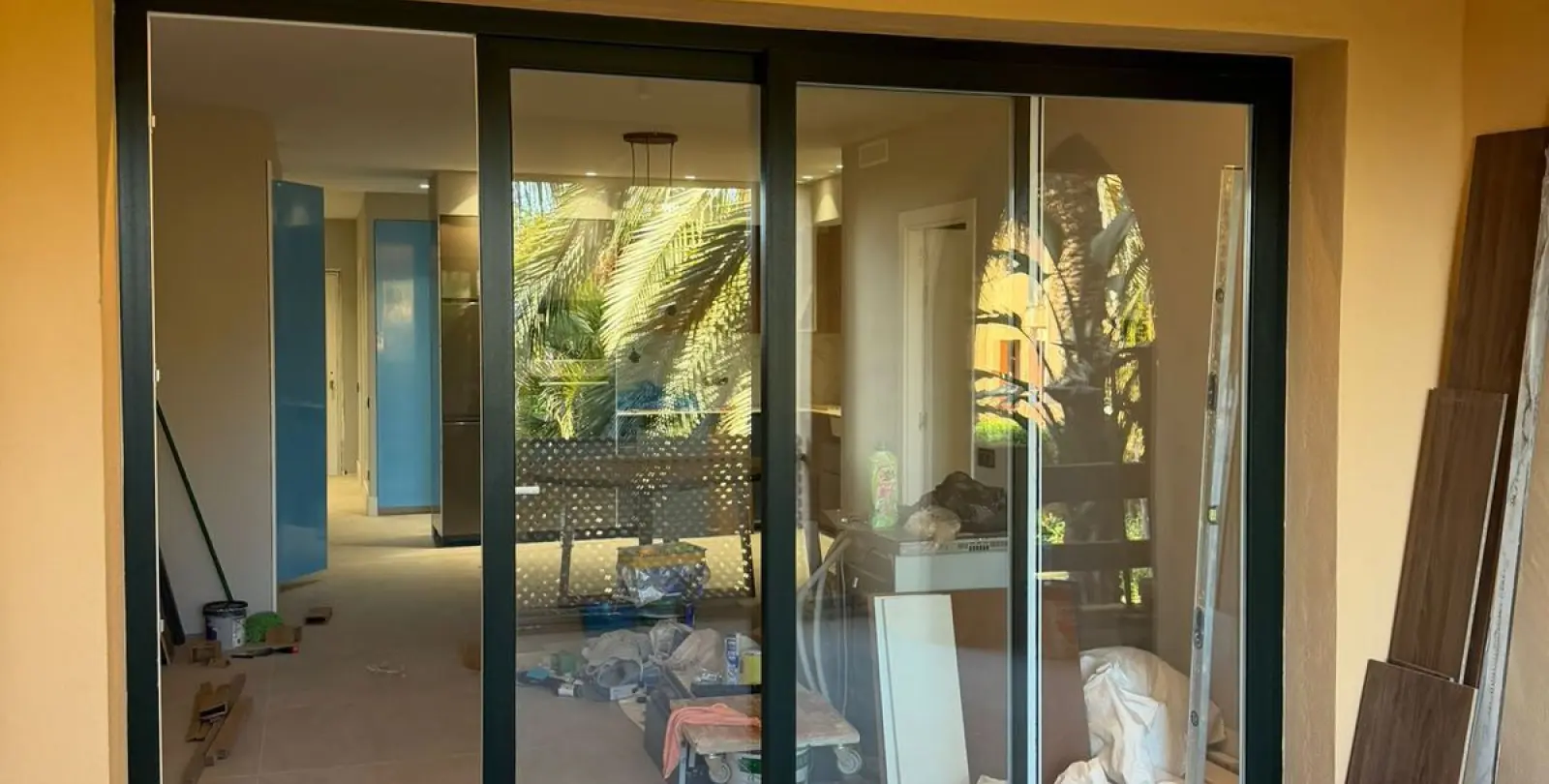 Sale of middle floor apartment in New Golden Mile 14