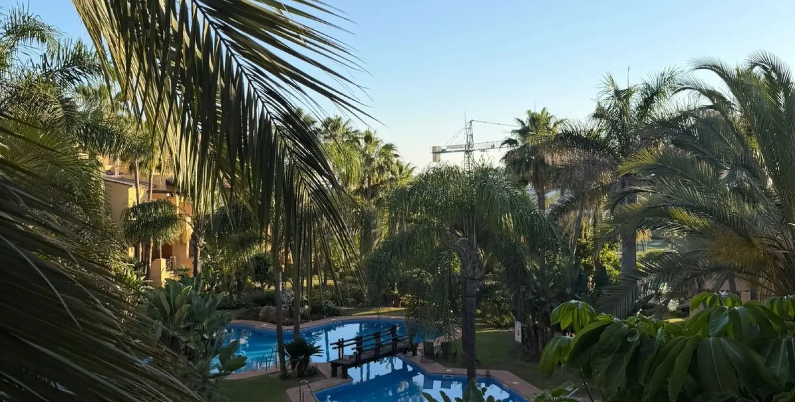 Sale of middle floor apartment in New Golden Mile 16