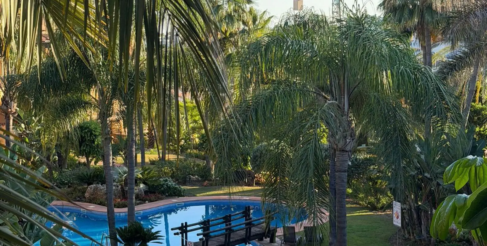 Sale of middle floor apartment in New Golden Mile 17
