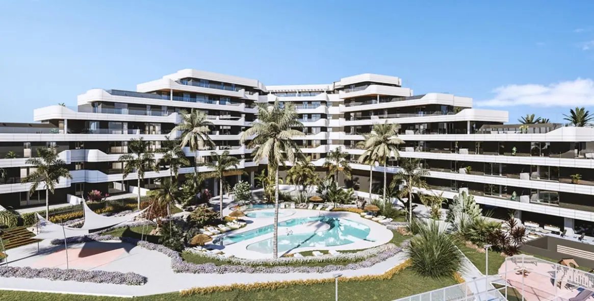 Venta de apartamento en planta media en Estepona (distrito Estepona) 2