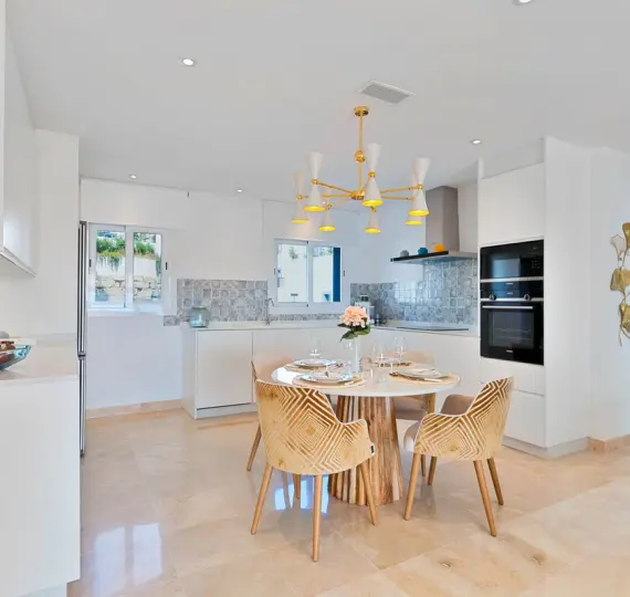 Sale of penthouse duplex in El Paraiso