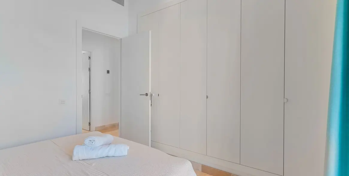 Sale of penthouse duplex in El Paraiso 7