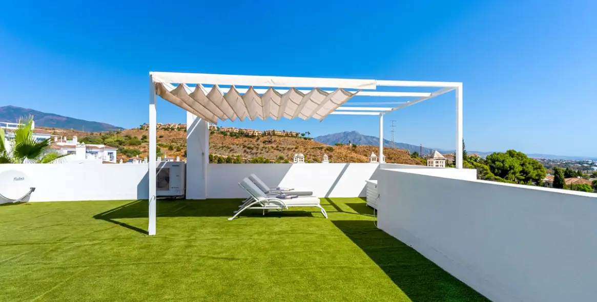 Продажа двухуровневого пентхауса в El Paraiso 19