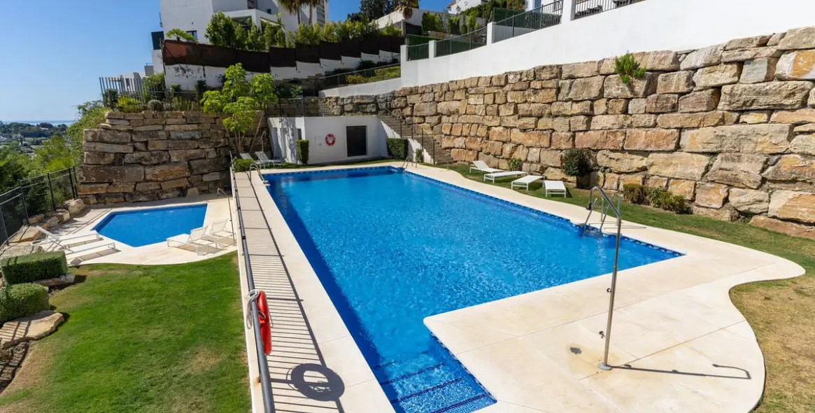 Venta de ático dúplex en El Paraiso 30