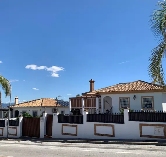 Sale of detached villa in Alhaurín de la Torre