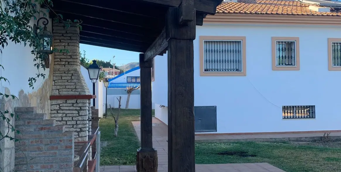 Продажа  отдельно стоящей виллы в Alhaurín de la Torre 29