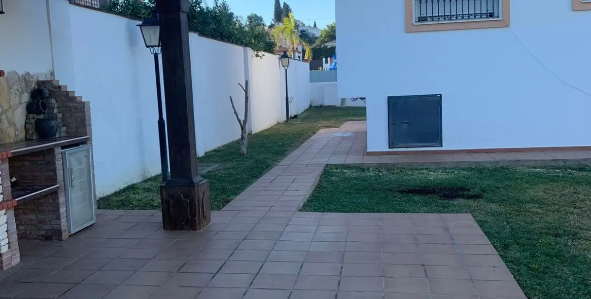 Продажа  отдельно стоящей виллы в Alhaurín de la Torre 30