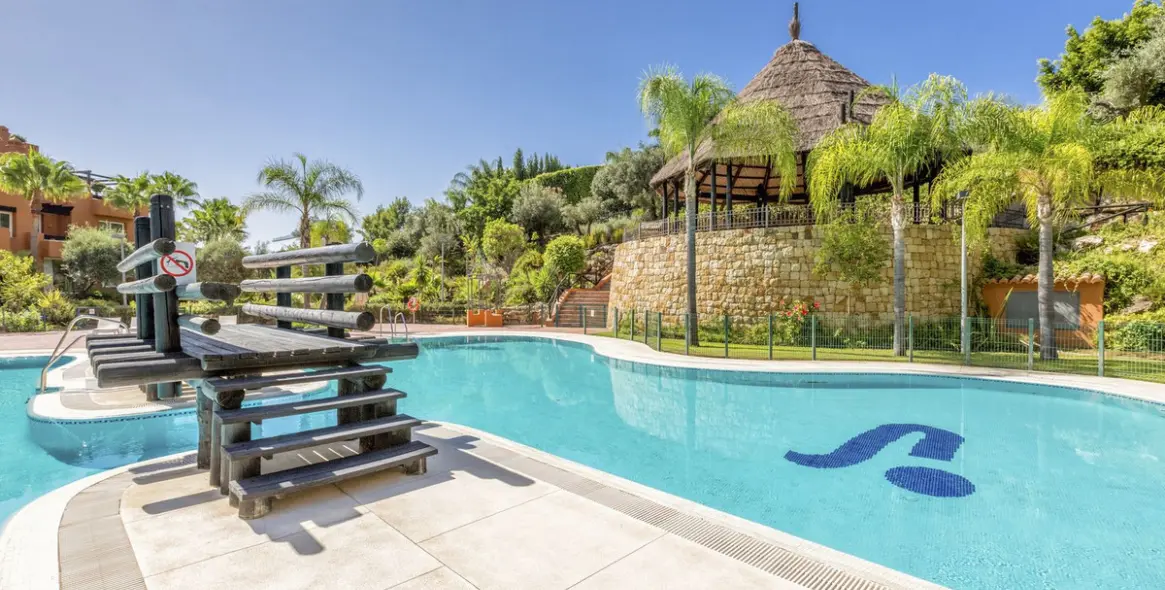 Sale of ground floor apartment in Nueva Andalucía 2