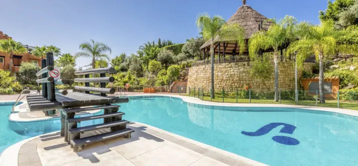 Sale of ground floor apartment in Nueva Andalucía 1