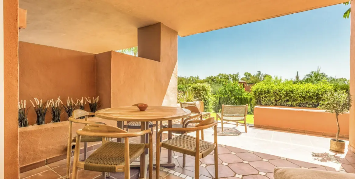 Sale of ground floor apartment in Nueva Andalucía 13