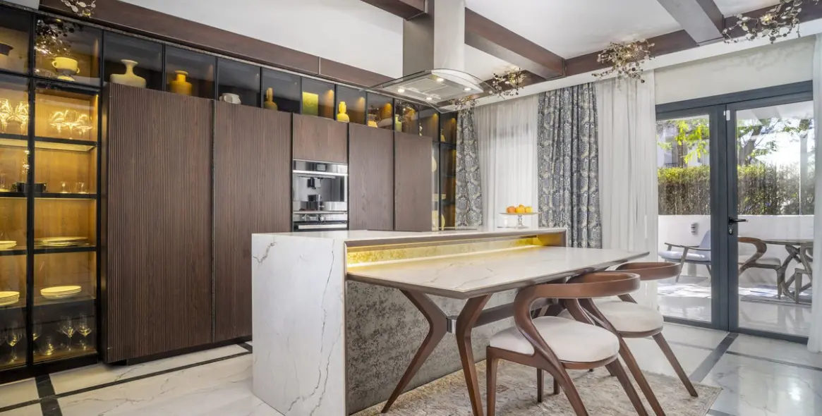 Sale of ground floor apartment in Nueva Andalucía 4