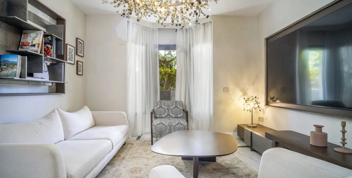 Sale of ground floor apartment in Nueva Andalucía 9