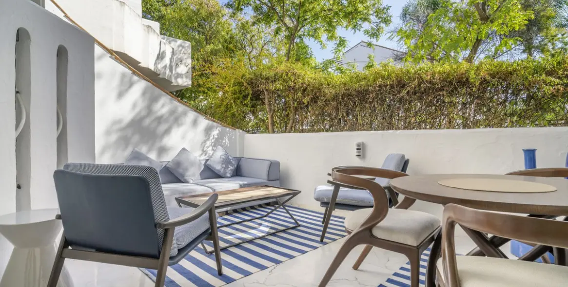 Sale of ground floor apartment in Nueva Andalucía 13