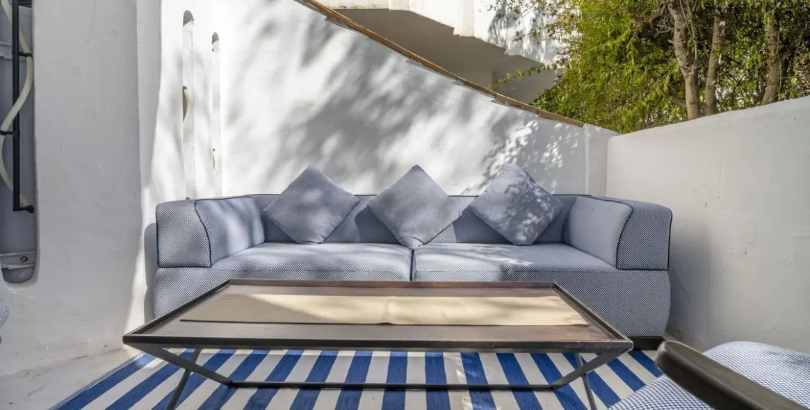 Sale of ground floor apartment in Nueva Andalucía 14