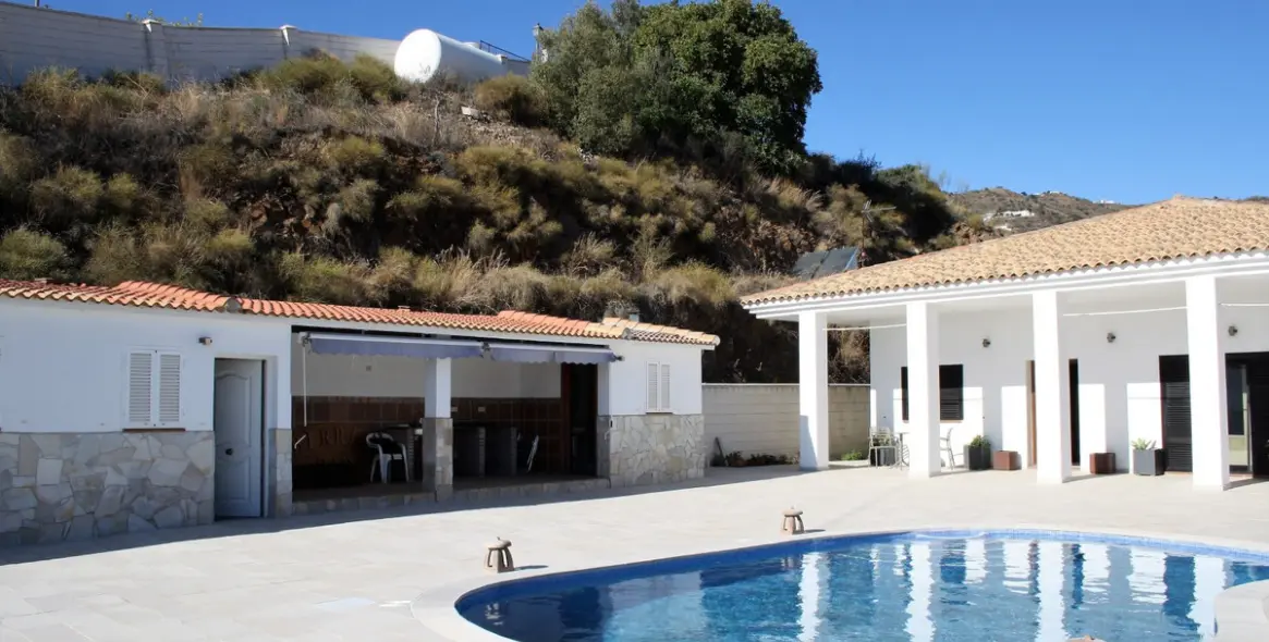 Sale of detached villa in Costa del Sol East 2