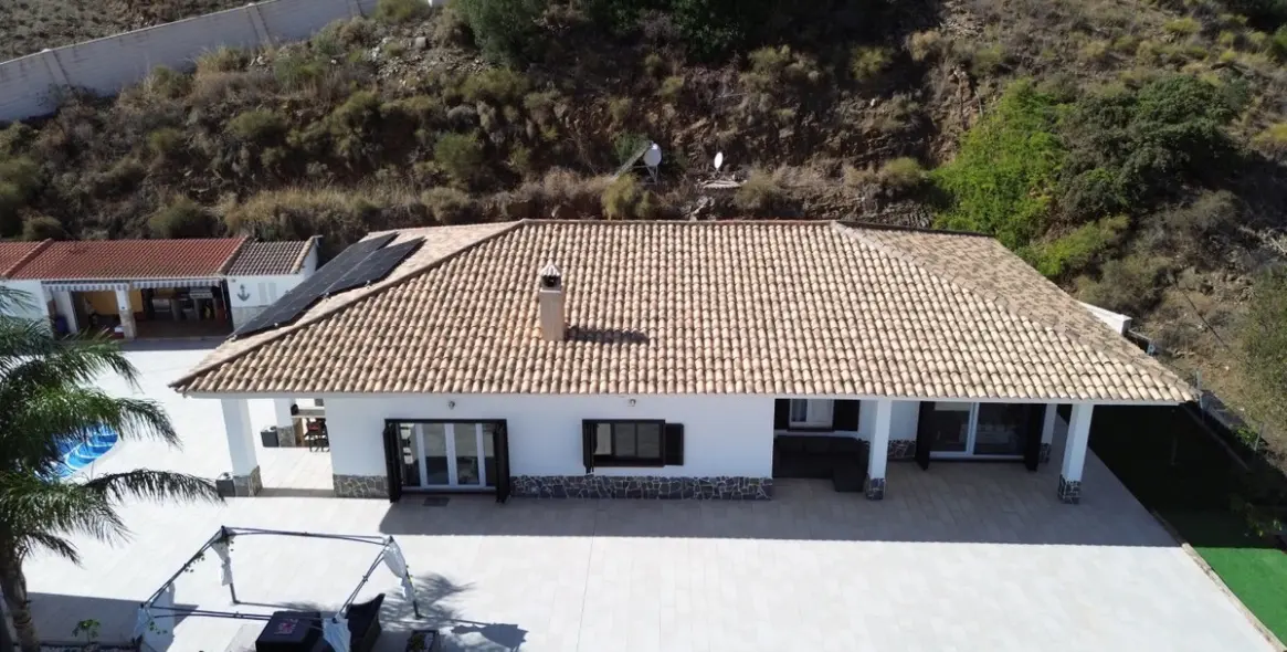 Sale of detached villa in Costa del Sol East 6