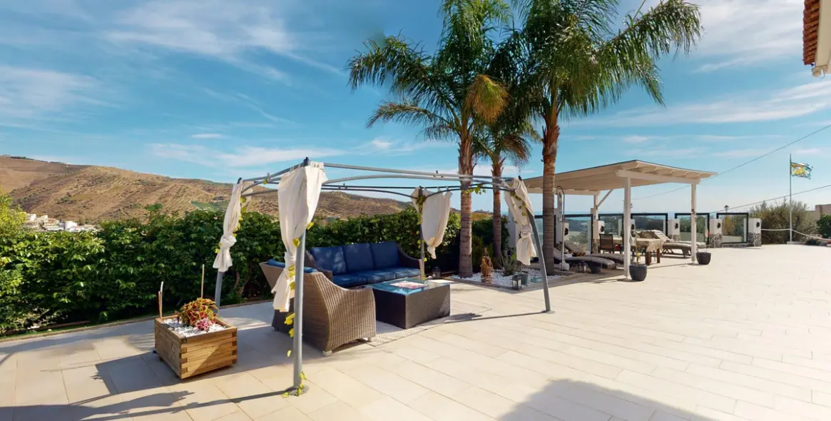 Sale of detached villa in Costa del Sol East 7