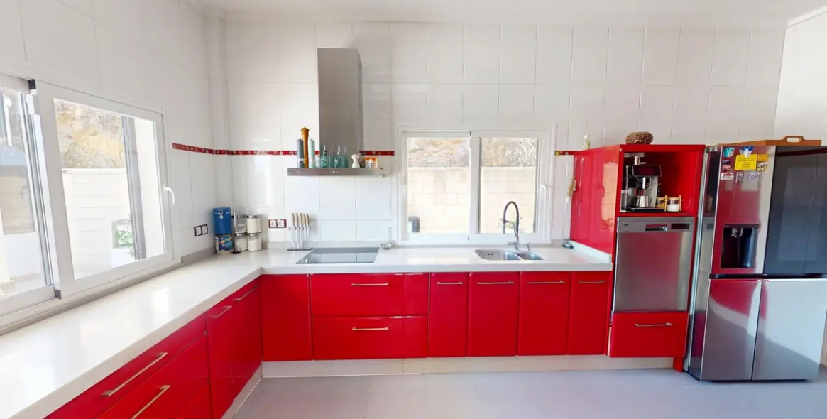 Sale of detached villa in Costa del Sol East 10