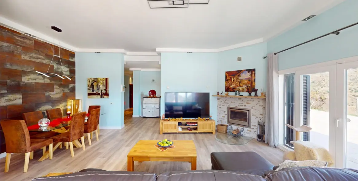 Sale of detached villa in Moclinejo 15