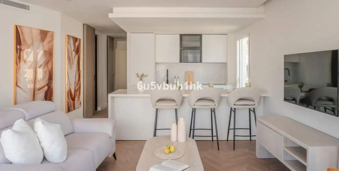 Sale of middle floor apartment in Estepona (district Estepona) 1