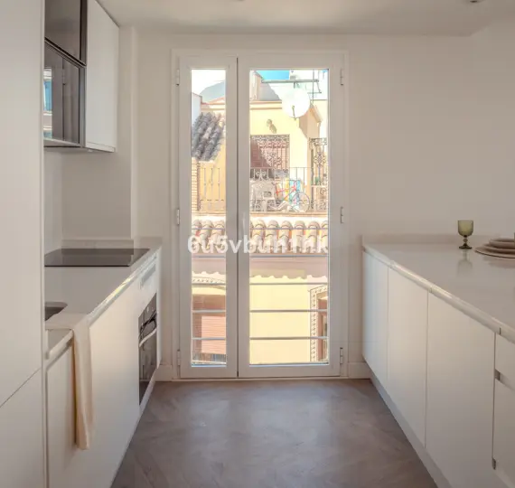 Middle floor apartment R5211460