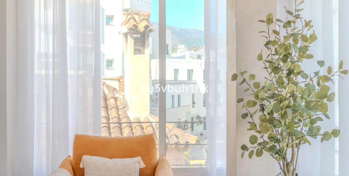 Sale of middle floor apartment in Estepona (district Estepona) 7