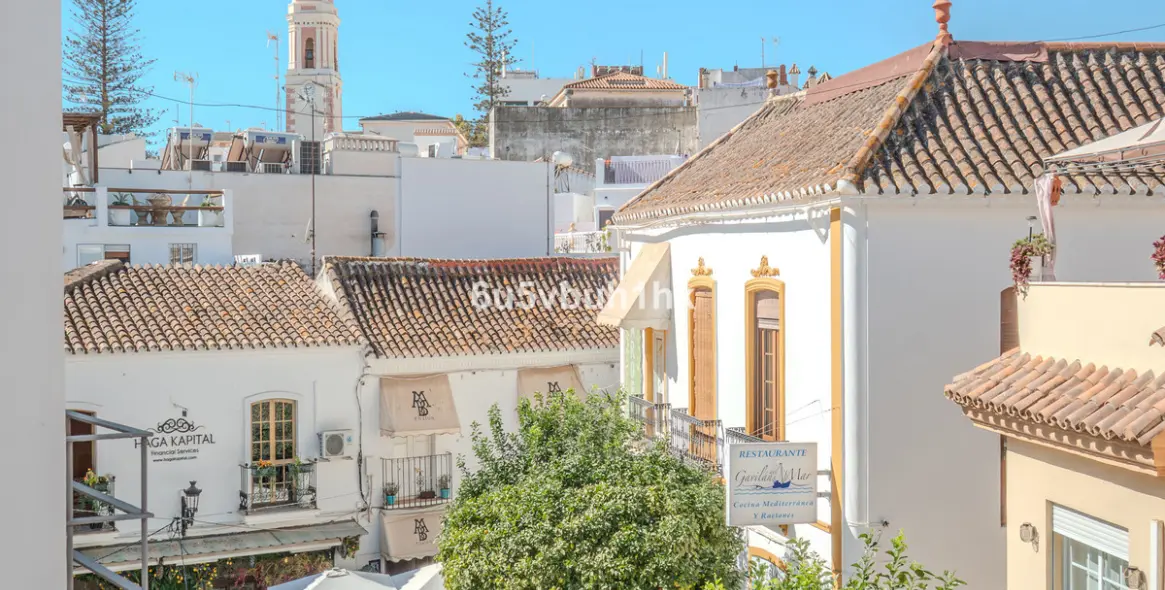 Venta de apartamento en planta media en Estepona 14