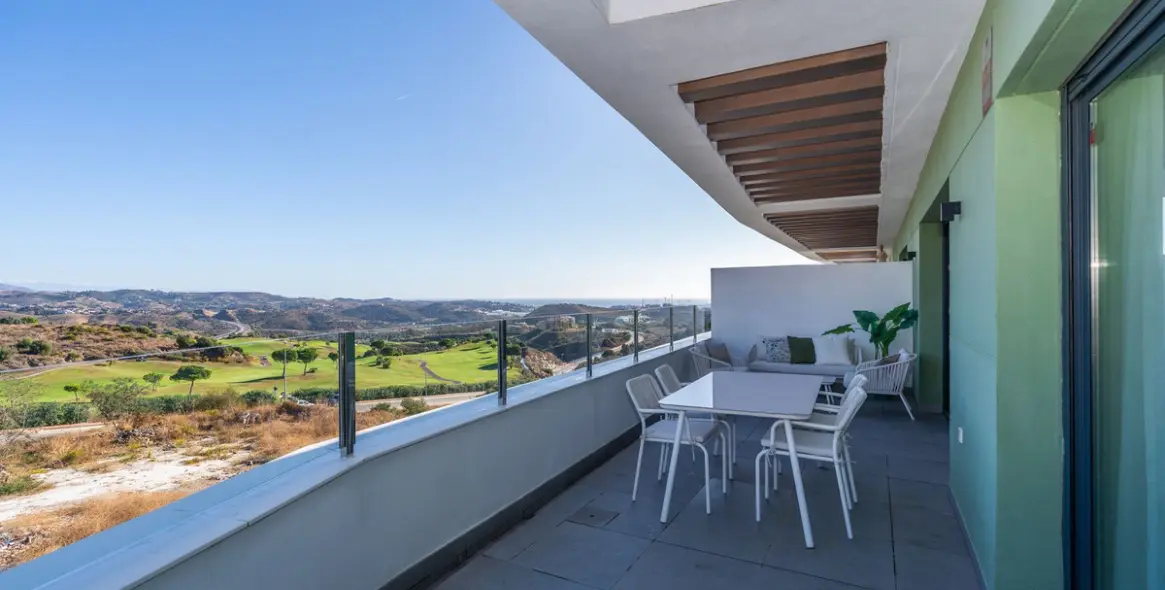 Sale of penthouse duplex in La Cala de Mijas 2
