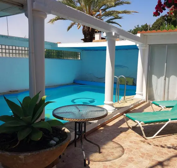 Oтдельно стоящая вилла R5222296