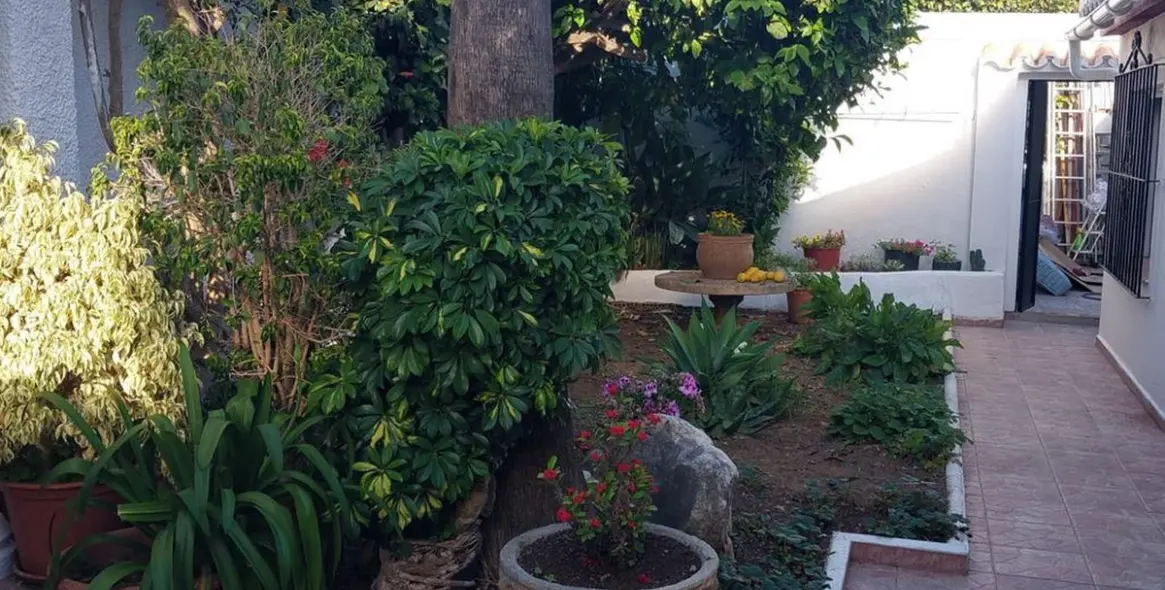 Продажа  отдельно стоящей виллы в Marbella (район Marbella) 3