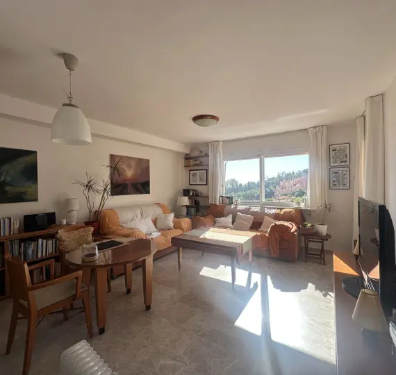 Продажа апартаментов на среднем этаже в Málaga Este