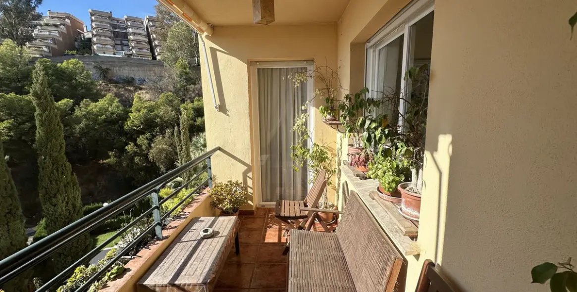 Продажа апартаментов на среднем этаже в Málaga Este 10