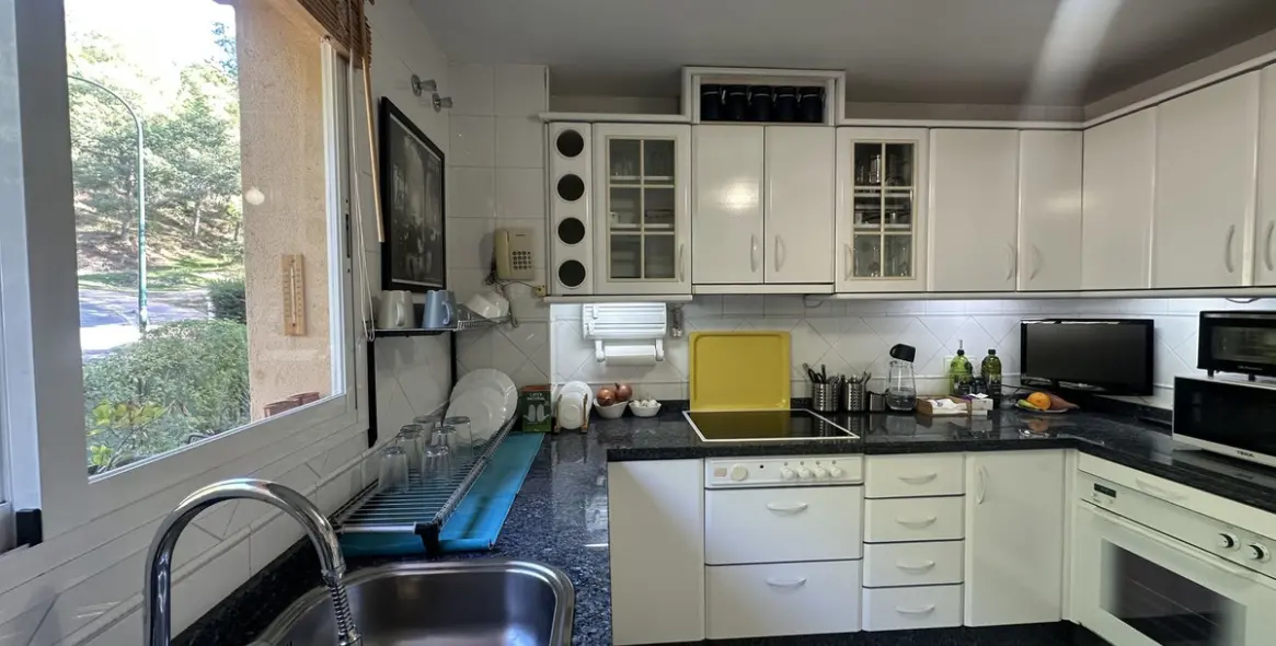 Продажа апартаментов на среднем этаже в Málaga Este 15