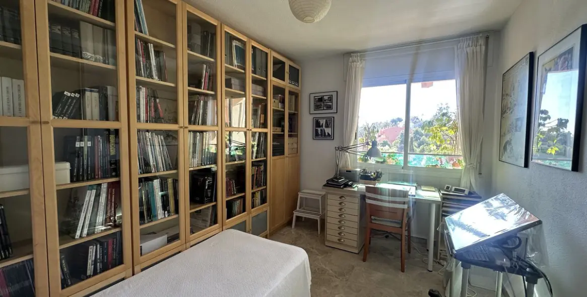 Продажа апартаментов на среднем этаже в Málaga Este 17