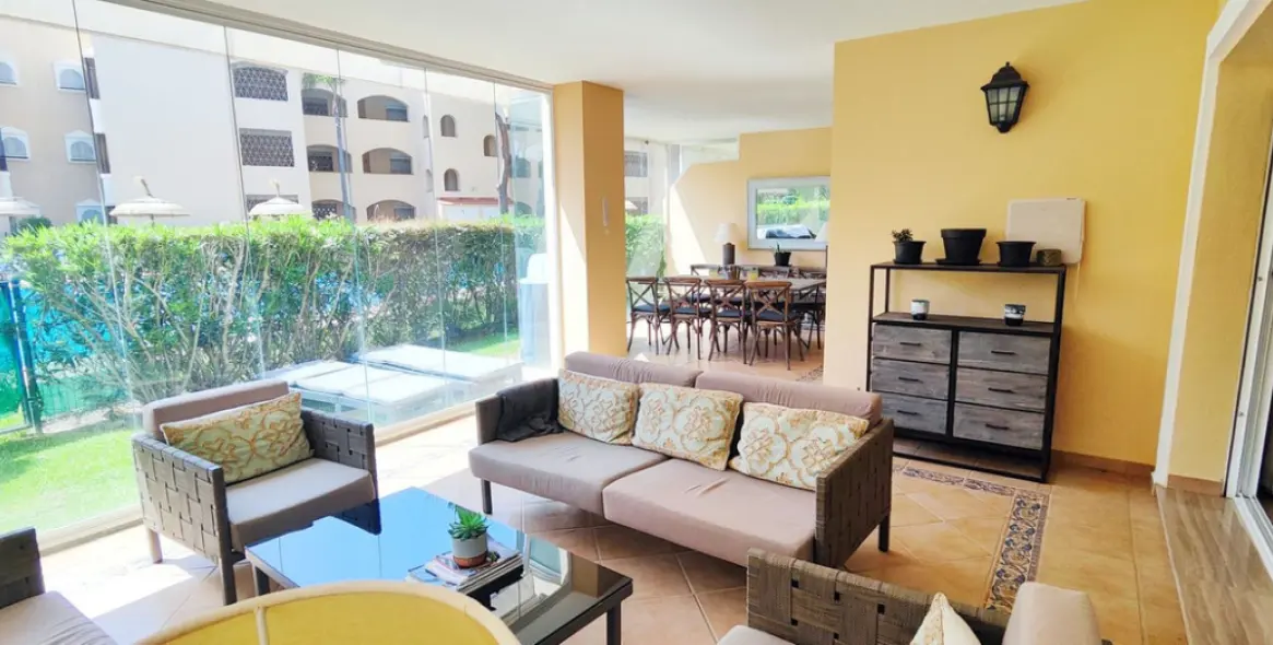Sale of ground floor apartment in Elviria 1