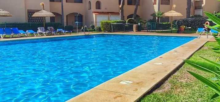 Sale of ground floor apartment in Elviria 3