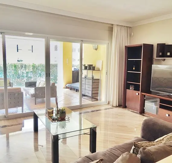 Sale of ground floor apartment in Elviria