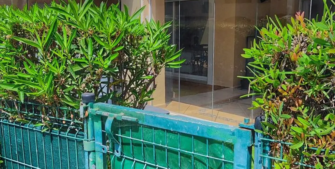 Sale of ground floor apartment in Elviria 9