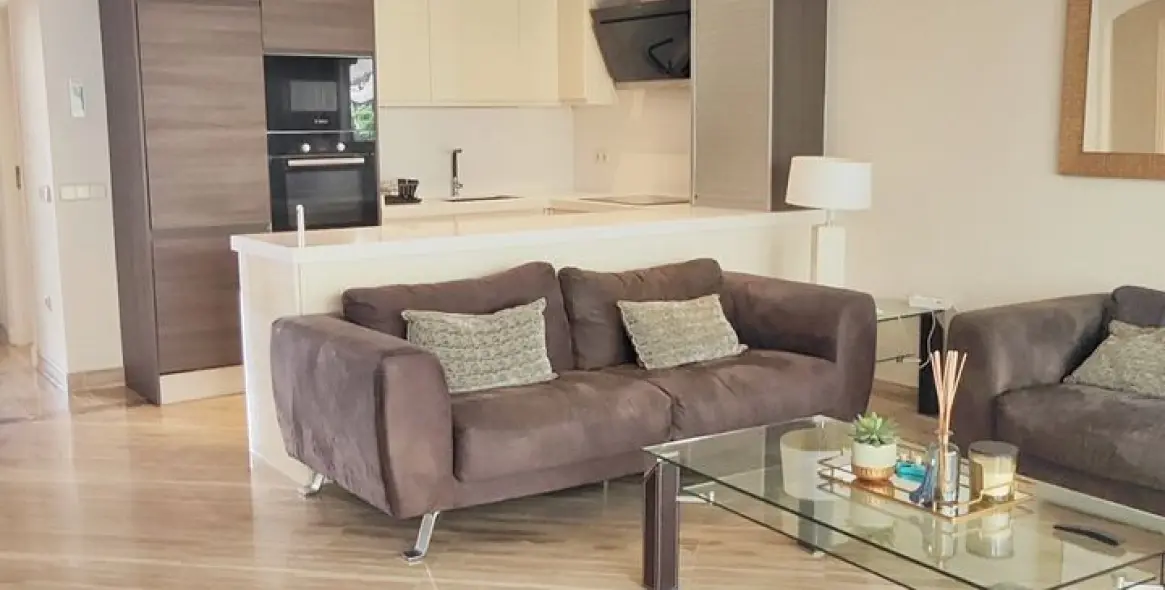 Sale of ground floor apartment in Elviria 19