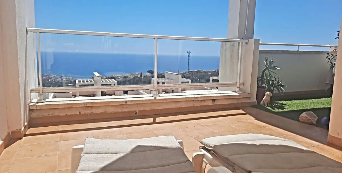 Sale of penthouse in Benalmadena Pueblo 1