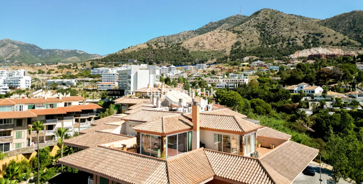 Sale of penthouse in Fuengirola (district Higueron) 3
