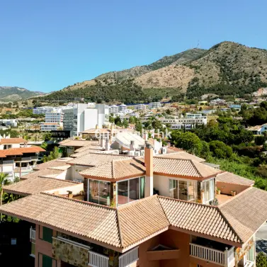 Sale of penthouse in Higueron