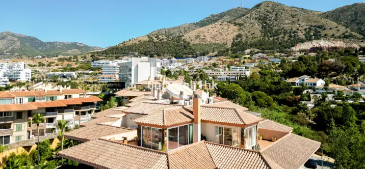 Sale of penthouse in Higueron 3