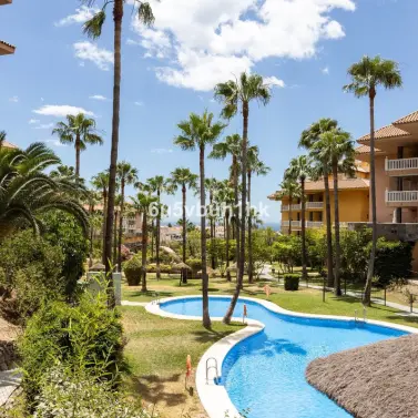 Sale of penthouse in Higueron