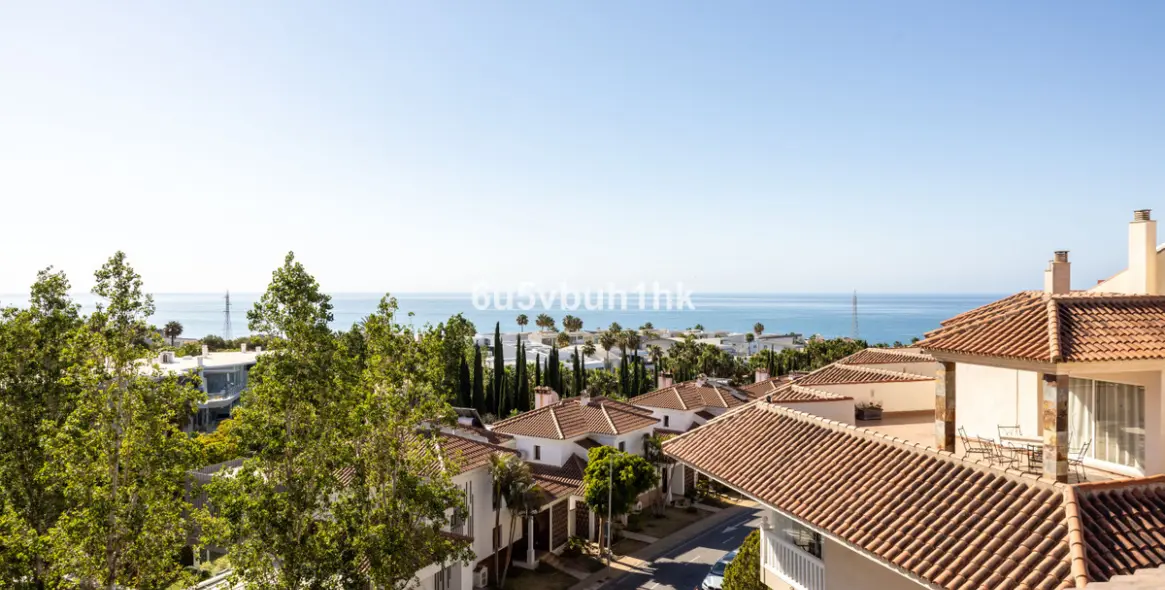 Sale of penthouse in Higueron 13