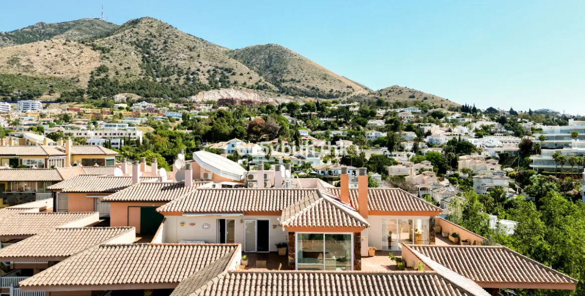 Sale of penthouse in Higueron 14